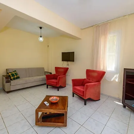 Lovely With Central Location In Villa *
