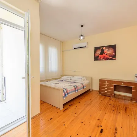 Lovely With Central Location In Villa *